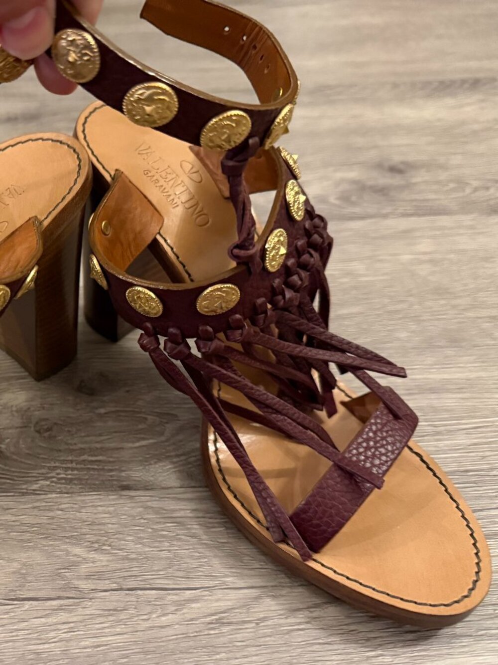 NEW Valentino Brown Chunky Sandals with Gold Coins and Fringe - Size 38 - Picture 2 of 7